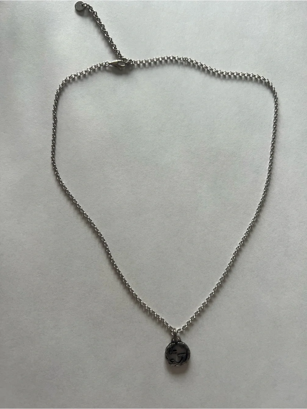 Gucci Silver Interlocking G Rope-Edge Pendant Necklace